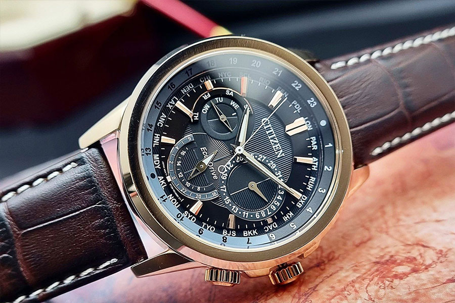 با ساعت مردانه Citizen BU2023-12E، همیشه شیک و دقیق باشید.